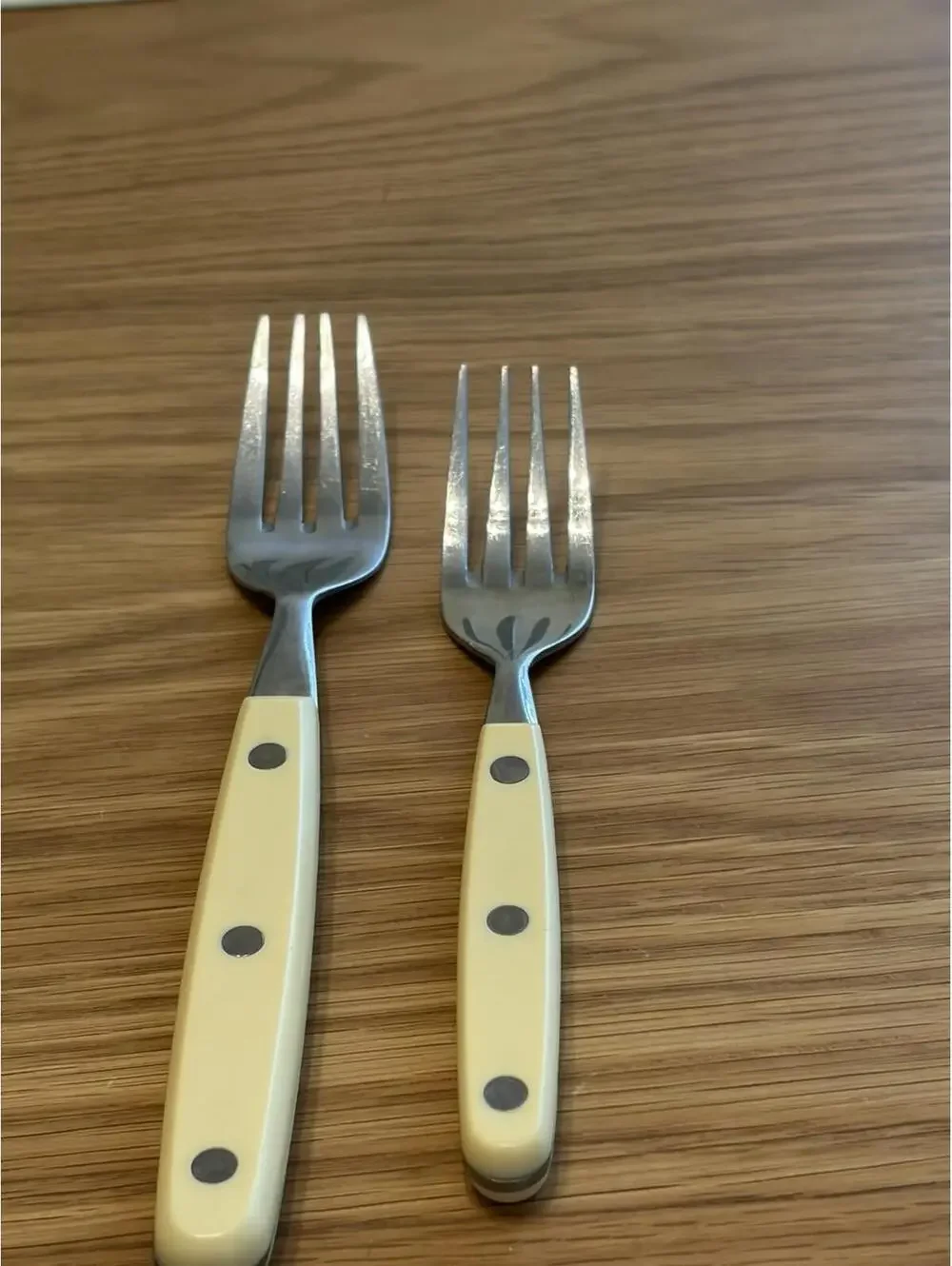 Vtg  5 Lot Yellow/Cream Handle Stainless Flatware Unbranded China Heavy
